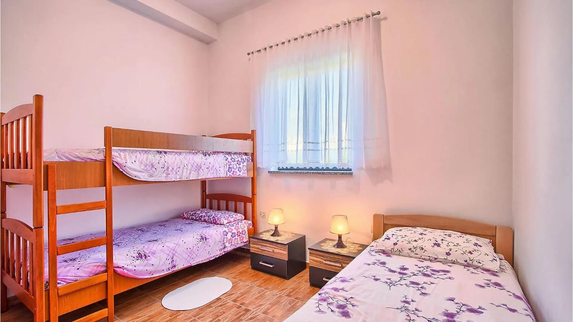 Perla Klaudio Villa Muntrilj 0*,