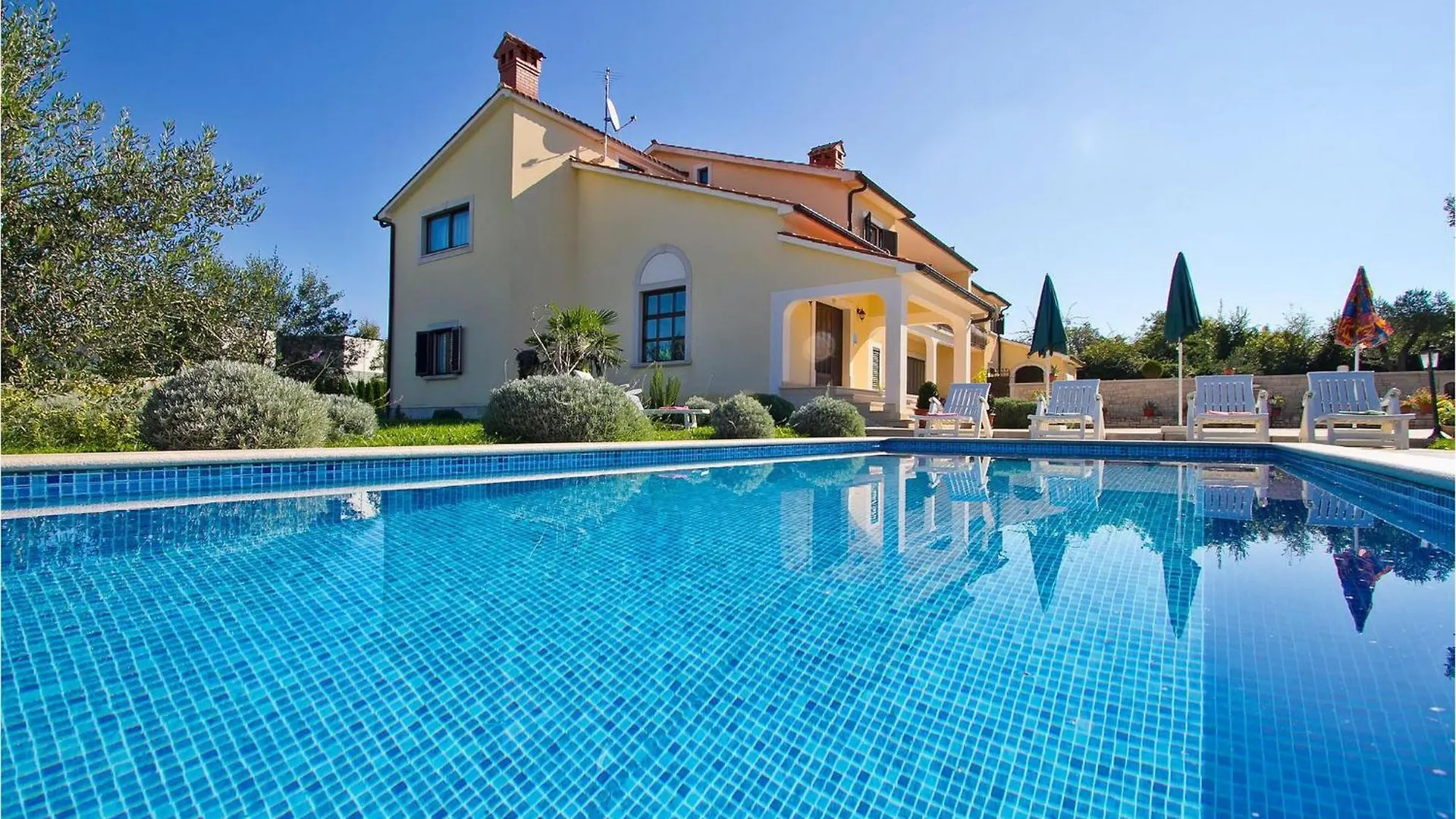 Perla Klaudio Villa Muntrilj