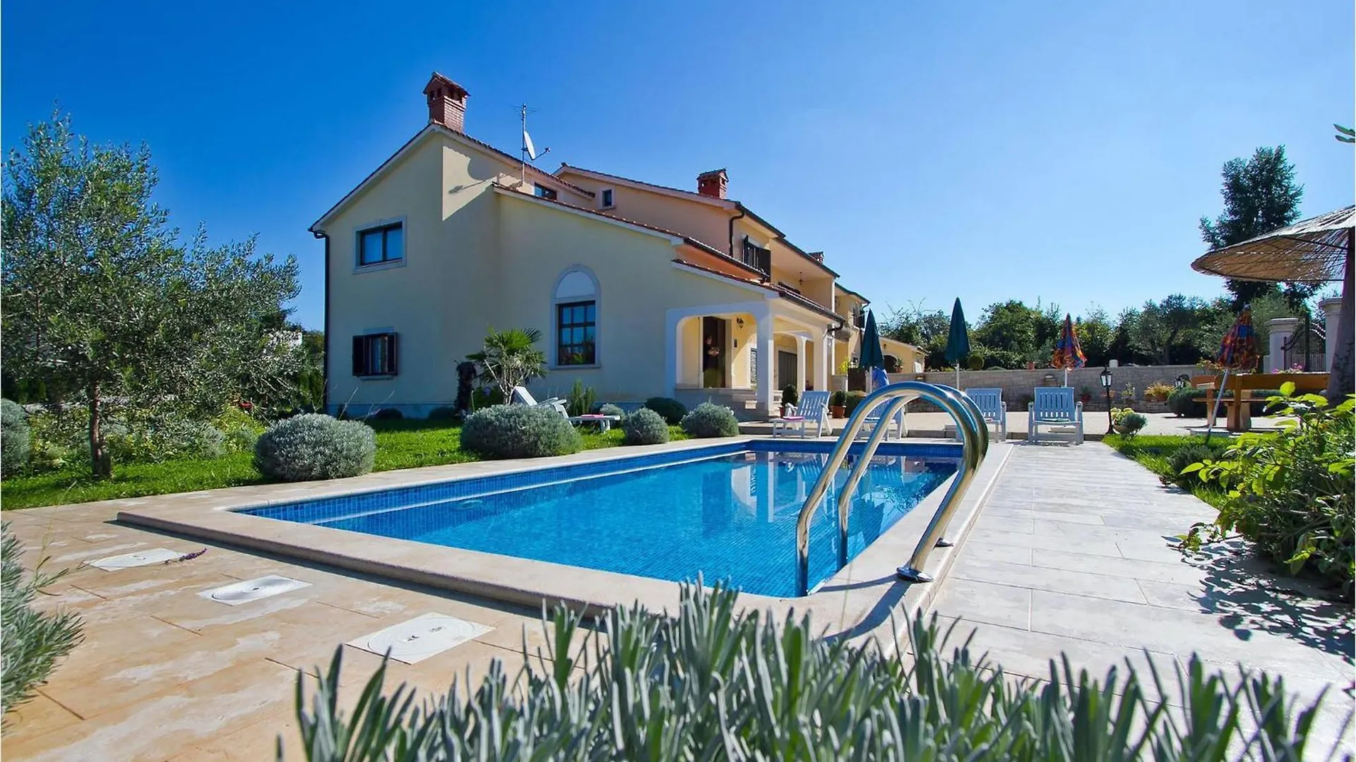 Holiday home Perla Klaudio Villa Muntrilj Croatia