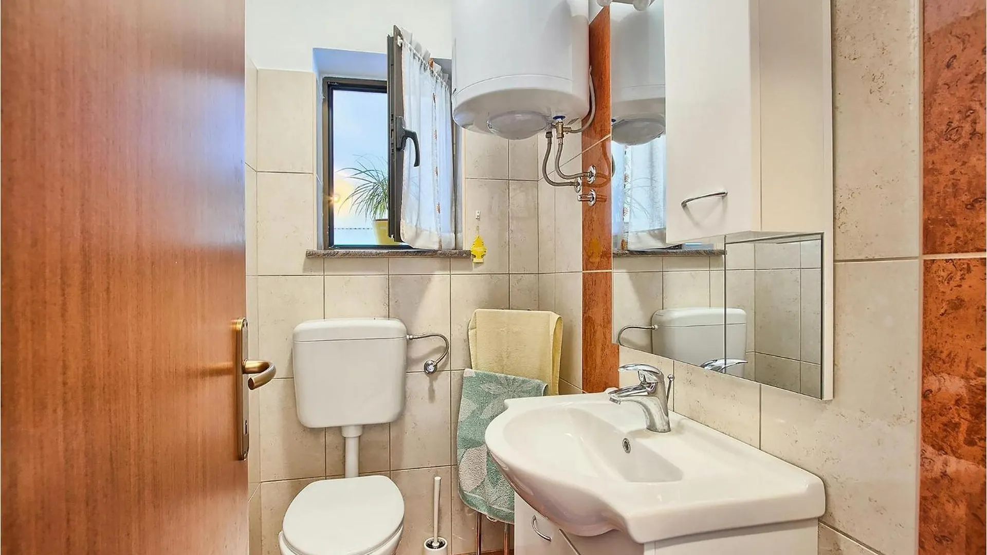 Perla Klaudio Villa Muntrilj 0*,