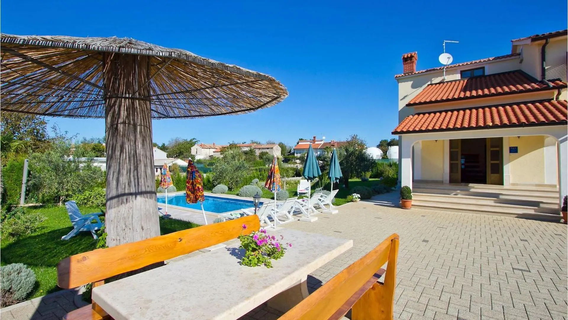Perla Klaudio Villa Muntrilj Holiday home