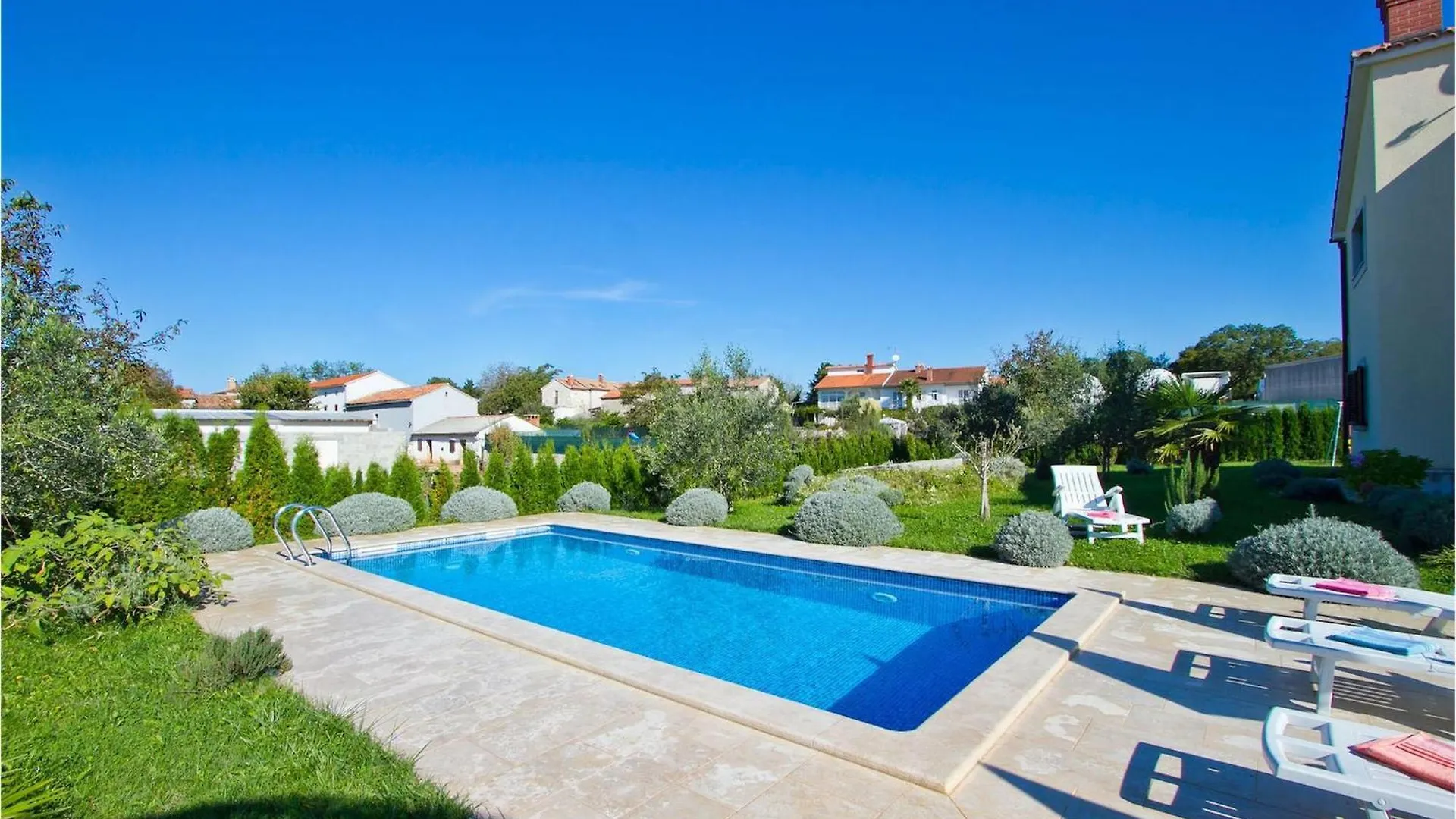 Perla Klaudio Villa Muntrilj